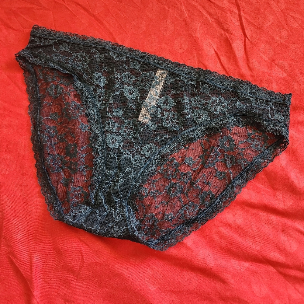 Victoria Secret Lace Bikini set size Medium NIP - Picture 8 of 8